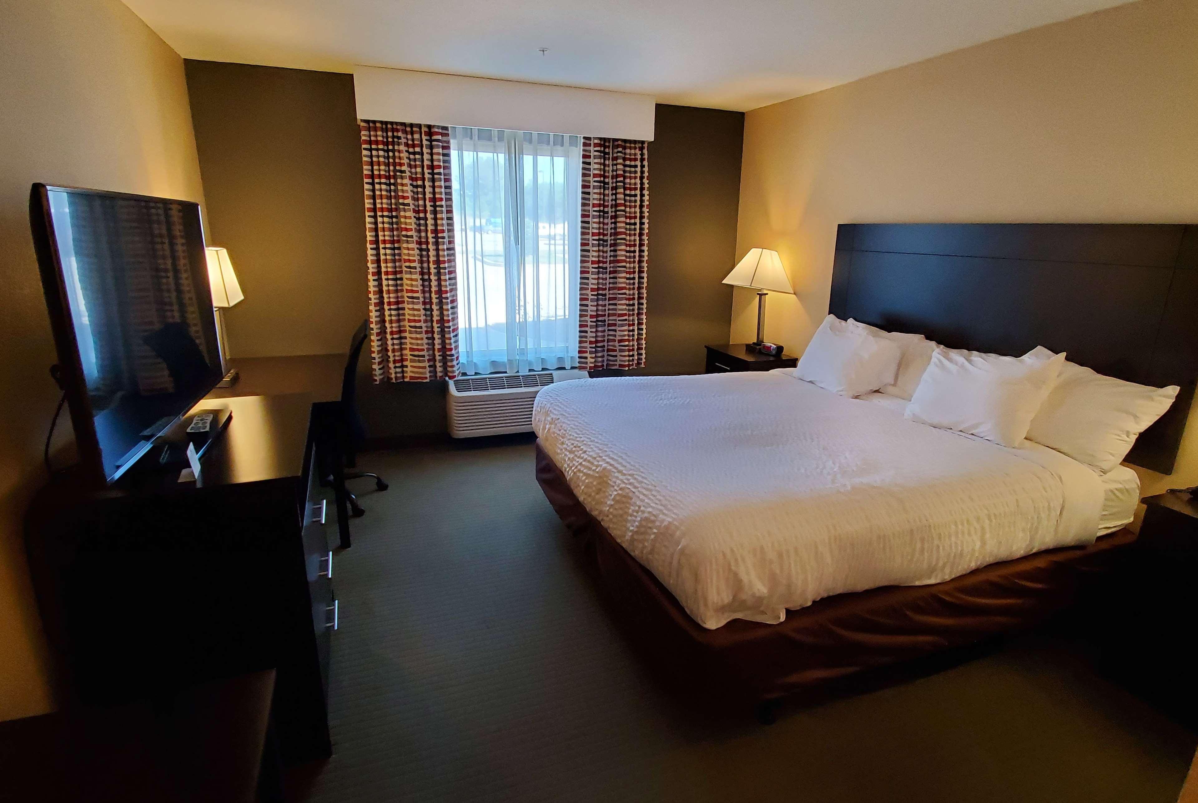 Days Inn & Suites By Wyndham Florence/Jackson Area Exteriér fotografie