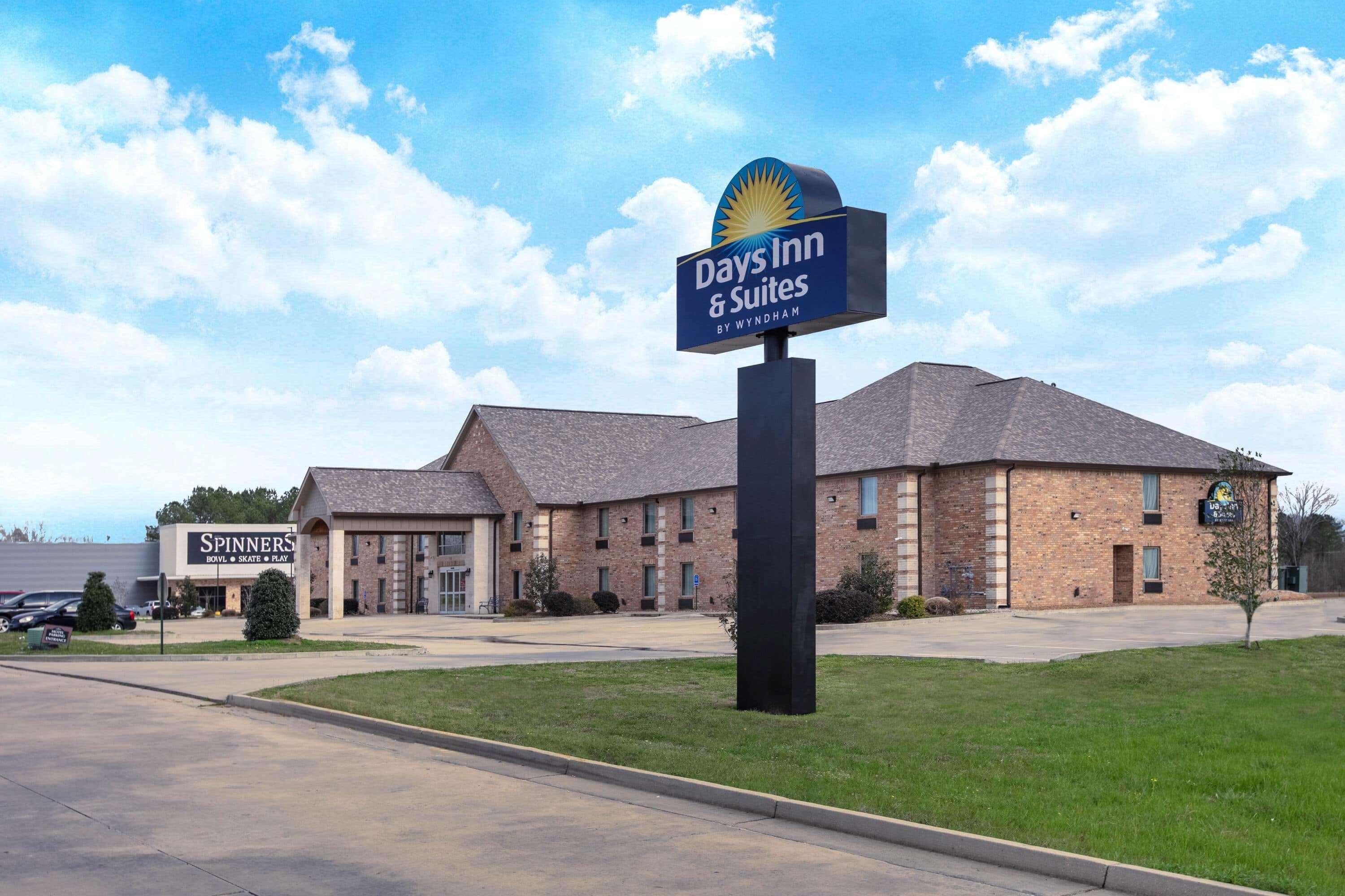 Days Inn & Suites By Wyndham Florence/Jackson Area Exteriér fotografie
