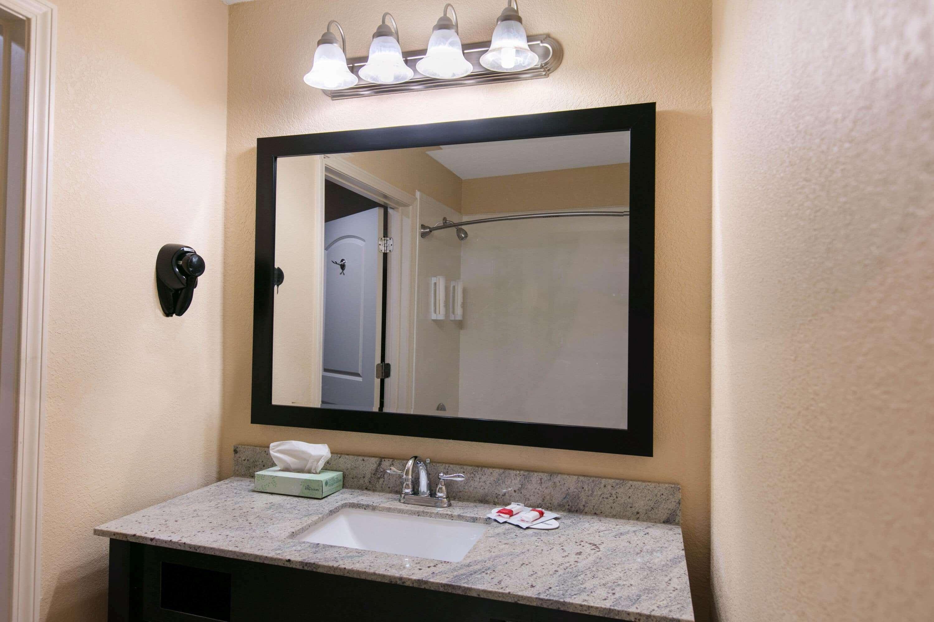 Days Inn & Suites By Wyndham Florence/Jackson Area Exteriér fotografie